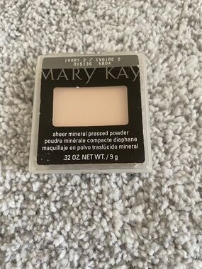 Mary Kay Sheer Mineral Pressed Powder - Ivory 2 Compact